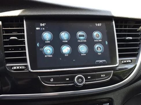 Used 2020 Buick Encore Essence FWD image 21