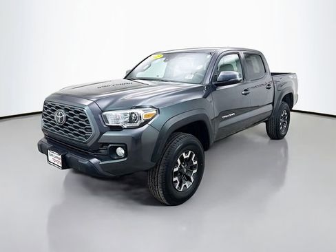 Used 2023 Toyota Tacoma TRD Off-Road w/ Technology Package AWD/4WD image 3