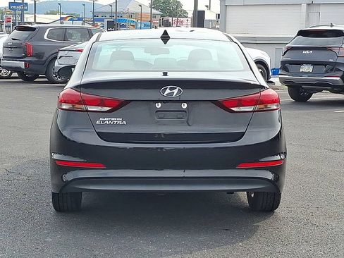 Used 2017 Hyundai Elantra SE w/ SE A/T Tech Package 03 FWD image 5