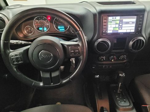 Used 2015 Jeep Wrangler Unlimited Sport w/ Connectivity Group AWD/4WD image 22