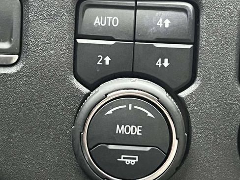 Used 2024 Chevrolet Silverado 1500 LT Trail Boss w/ Convenience Package II AWD/4WD image 28