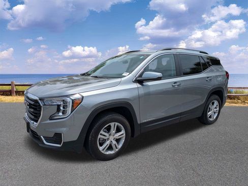 Used 2024 GMC Terrain SLE w/ Driver Convenience Package AWD/4WD image 4