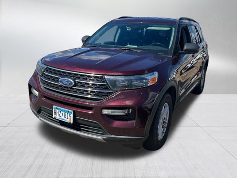 Used 2022 Ford Explorer XLT w/ Equipment Group 202A AWD/4WD image 6