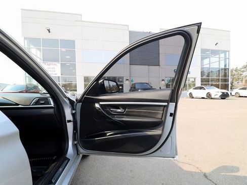 Used 2018 BMW 330i xDrive Sedan w/ Convenience Package image 40