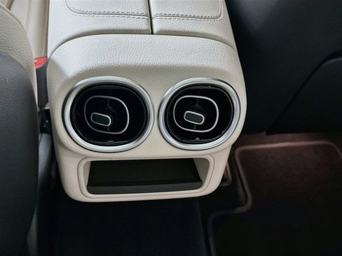 Certified 2026 Mercedes-Benz GLC 300 image 28