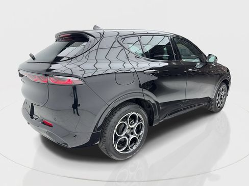 New 2025 Alfa Romeo Tonale w/ Premium Package AWD/4WD image 9