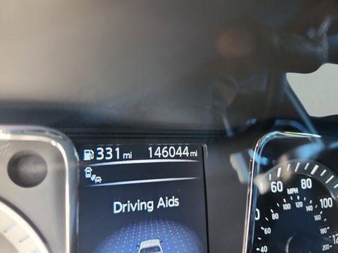 Used 2017 Nissan Titan SL image 12