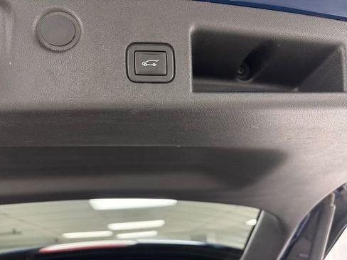 Used 2020 Chevrolet Equinox LT image 29