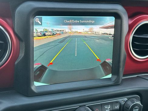 Used 2023 Jeep Gladiator Rubicon w/ Cold Weather Group image 20