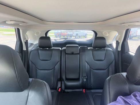 Used 2019 Ford Edge Titanium w/ Equipment Group 301A AWD/4WD image 7