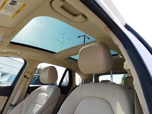 Used 2022 Mercedes-Benz GLC 300 4MATIC image 19