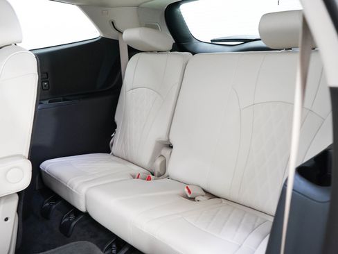 Used 2023 Buick Enclave Avenir w/ Trailering Package, 5000 lbs. AWD/4WD image 15