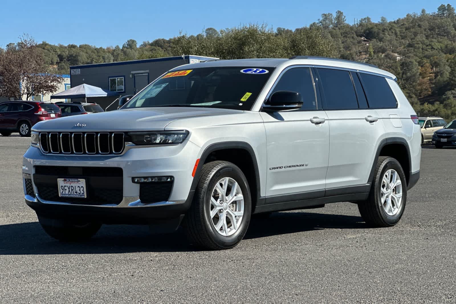 Used 2023 Jeep Grand Cherokee L Limited AWD/4WD image 7