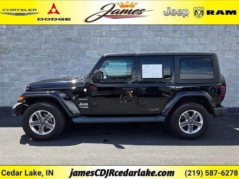 Used 2018 Jeep Wrangler Unlimited Sahara AWD/4WD image 2