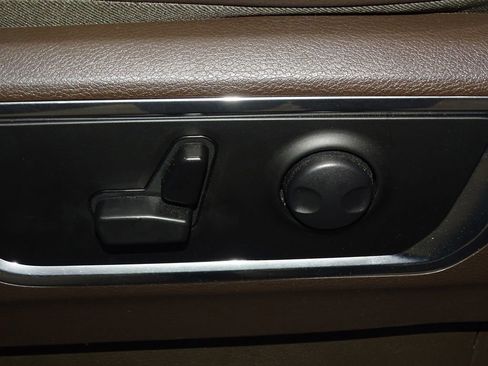 Used 2025 RAM 1500 Laramie image 19