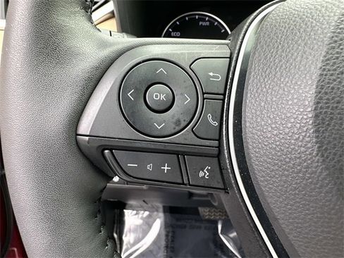 Used 2022 Toyota RAV4 XLE Premium image 30