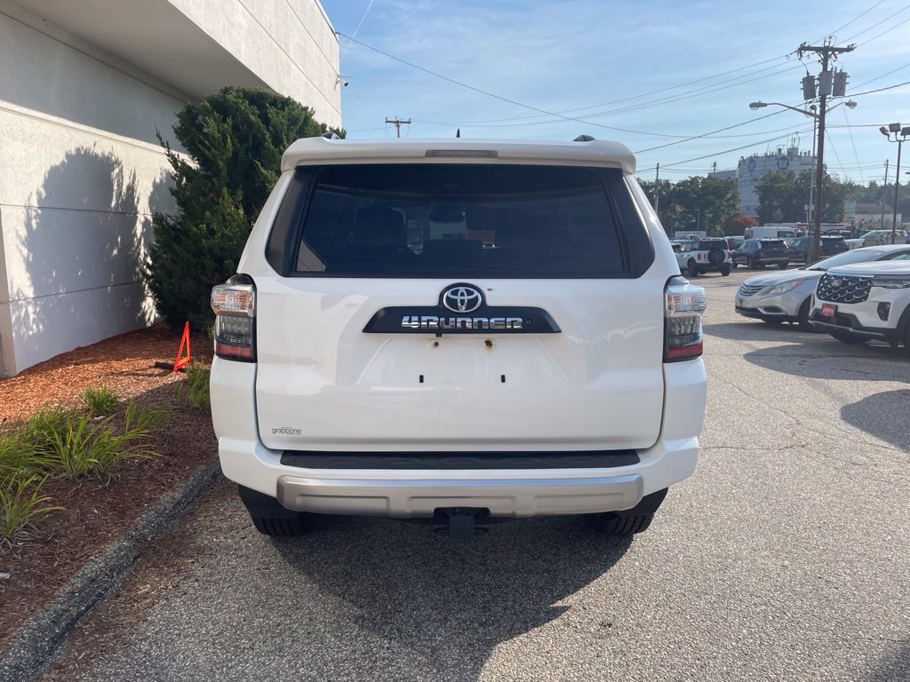 Used 2017 Toyota 4Runner TRD Off-Road AWD/4WD image 9