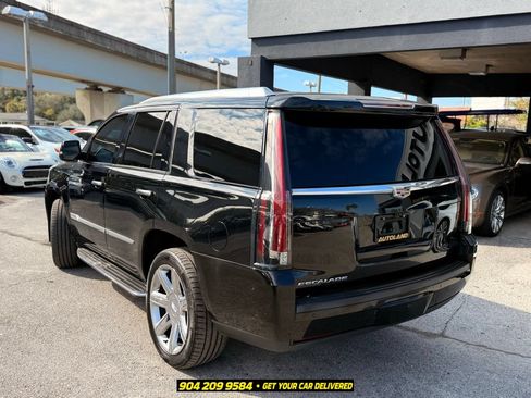Used 2019 Cadillac Escalade Luxury AWD/4WD image 4