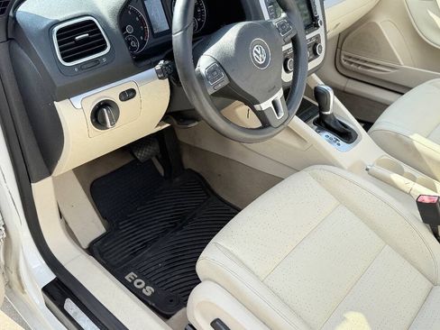 Used 2012 Volkswagen Eos Komfort FWD image 40