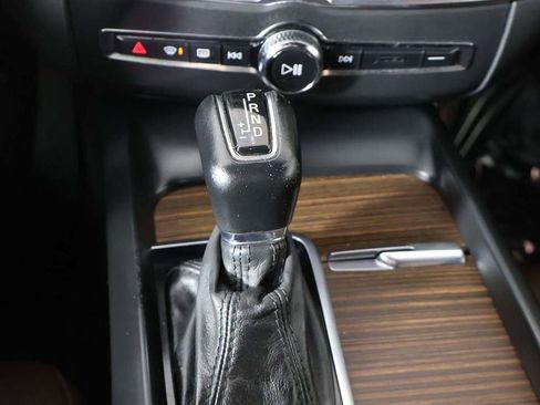 Used 2021 Volvo XC60 T5 Momentum w/ Premium Package image 47