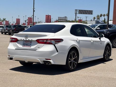 Certified 2018 Toyota Camry SE w/ Moonroof Package FWD image 44