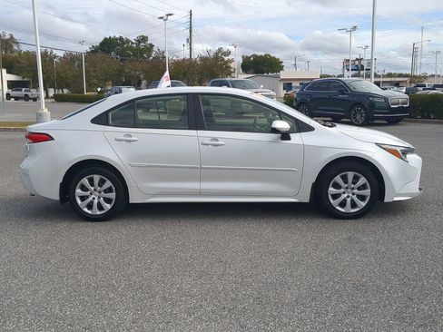 Used 2023 Toyota Corolla LE image 12