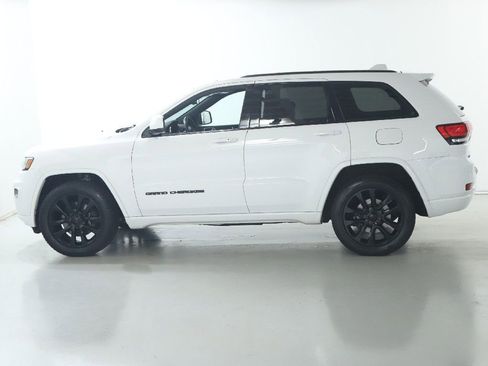 Used 2021 Jeep Grand Cherokee Laredo X AWD/4WD image 38