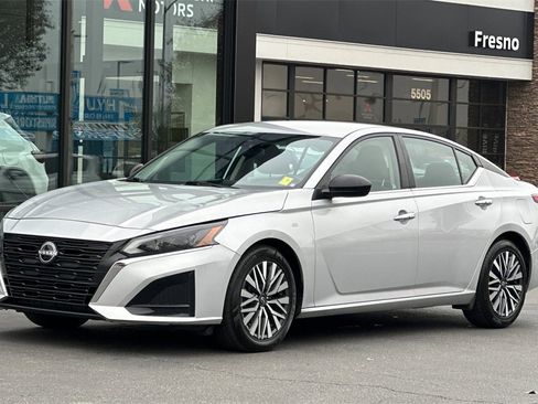 Used 2024 Nissan Altima 2.5 SV image 10