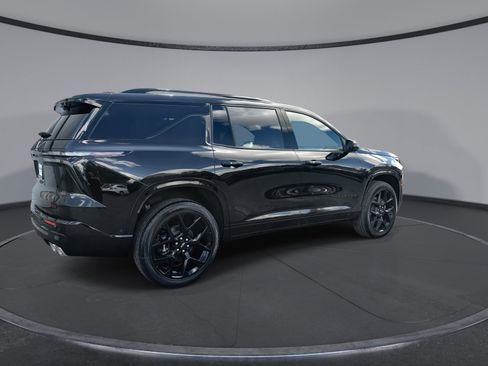 New 2026 Chevrolet Traverse RS w/ LPO, Floor Liner Package AWD/4WD image 8