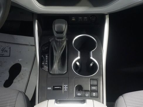 Used 2023 Toyota Highlander L image 30