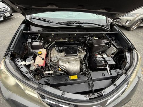 Used 2013 Toyota RAV4 LE image 27