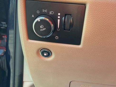 Used 2015 Jeep Grand Cherokee Limited w/ Luxury Group II image 27