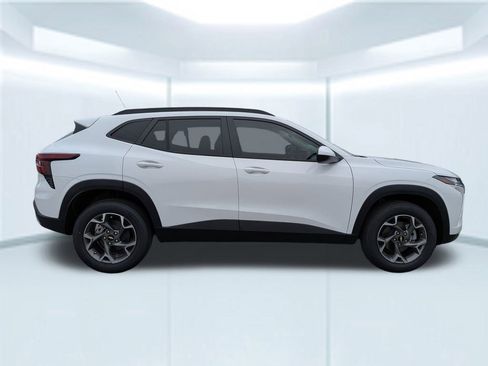 New 2026 Chevrolet Trax LT w/ Driver Confidence Package image 7