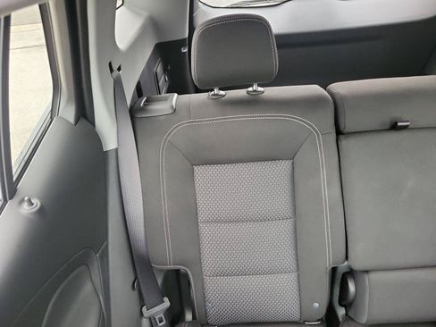 Used 2024 GMC Terrain SLE w/ Driver Convenience Package FWD image 11