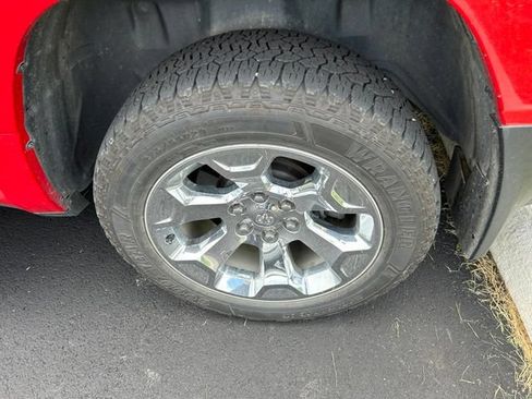 Used 2019 RAM 1500 Big Horn AWD/4WD image 11