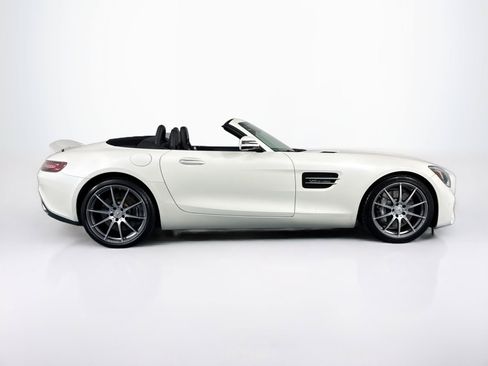 Used 2018 Mercedes-Benz AMG GT Roadster image 4