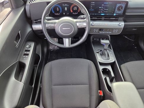 Used 2025 Hyundai Kona SEL image 12