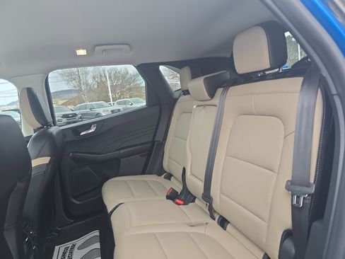 Used 2021 Ford Escape Titanium image 14