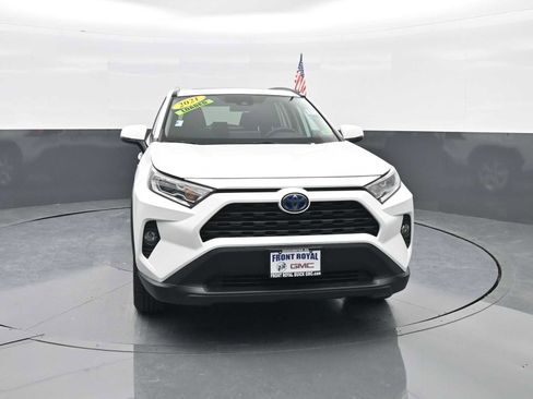 Used 2021 Toyota RAV4 XLE w/ Convenience Package image 2