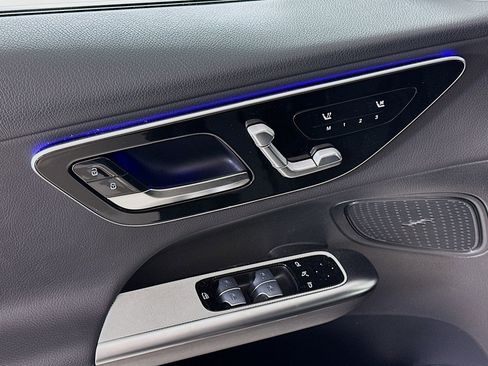 New 2026 Mercedes-Benz GLC 300 image 18