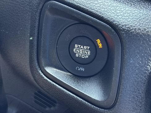 Used 2024 Jeep Gladiator Sport AWD/4WD image 27