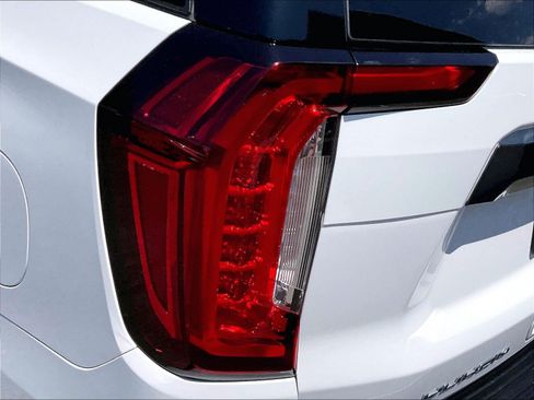 Used 2021 GMC Yukon AT4 w/ Rear Media and Nav Package AWD/4WD image 28