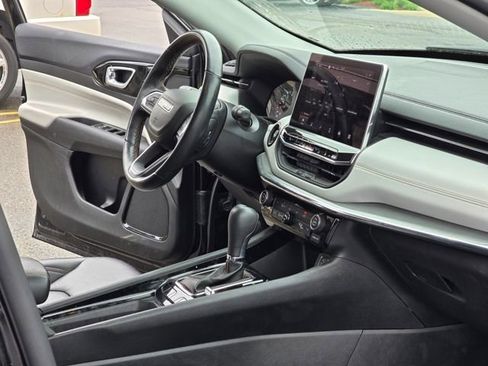 Used 2022 Jeep Compass Limited image 30