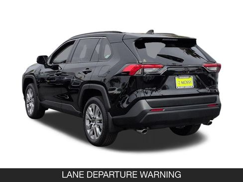 Used 2025 Toyota RAV4 XLE Premium FWD image 7