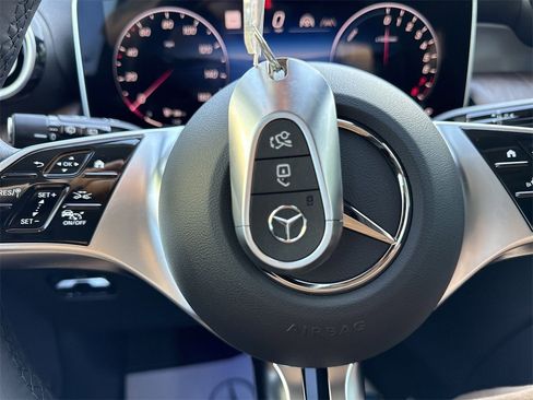 New 2025 Mercedes-Benz GLC 350e 4MATIC image 33