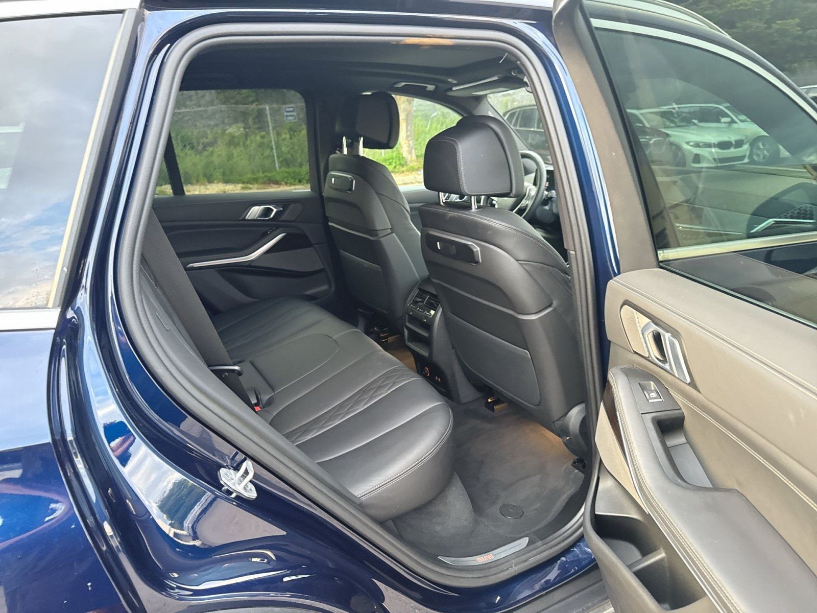 Used 2024 BMW X5 xDrive40i w/ Premium Package AWD/4WD image 32