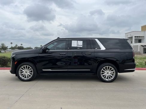 Used 2023 Cadillac Escalade ESV Premium Luxury image 2