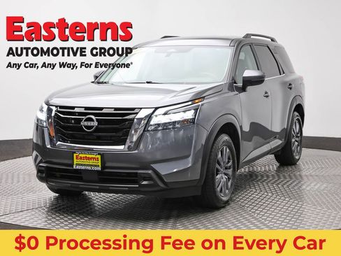 Used 2022 Nissan Pathfinder SV AWD/4WD image 1