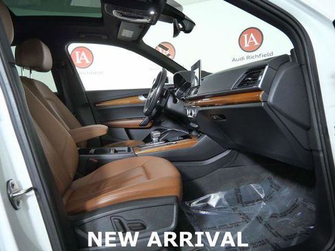Used 2021 Audi Q5 2.0T Premium w/ Convenience Package image 11