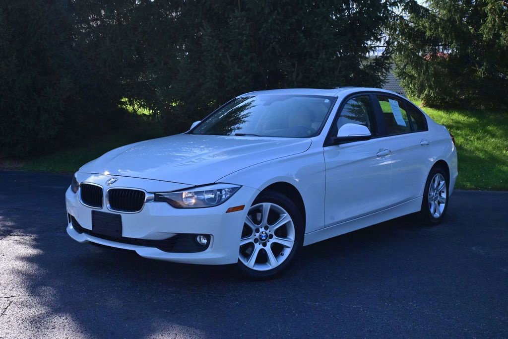 Used 2013 BMW 328i xDrive Sedan AWD/4WD image 2